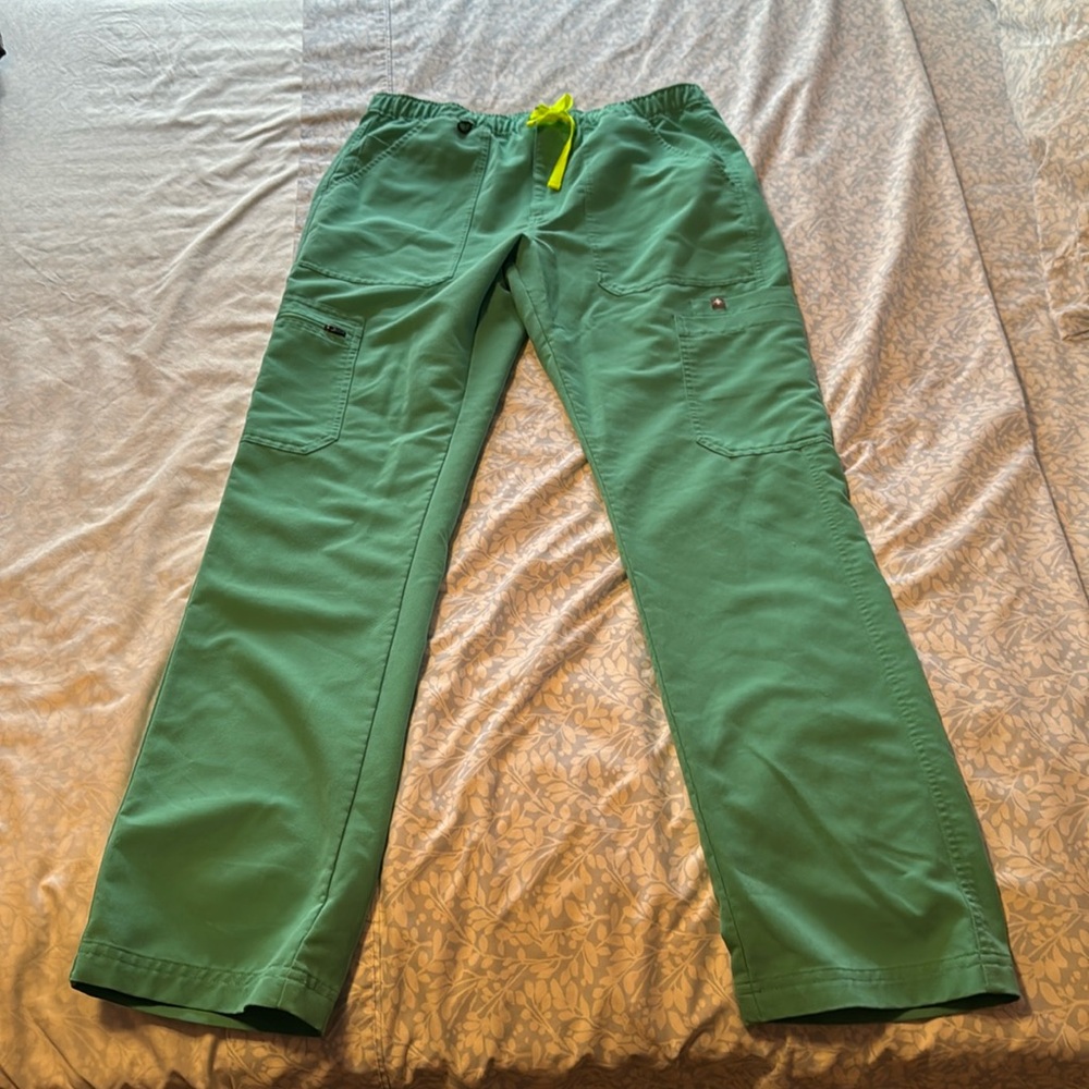 Figs men’s scrub pants